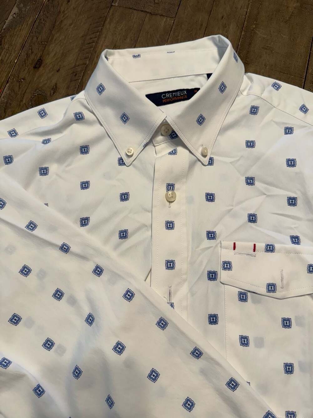 Cremieux Performance Button Up Shirt Size M White Blue Geometric Print
